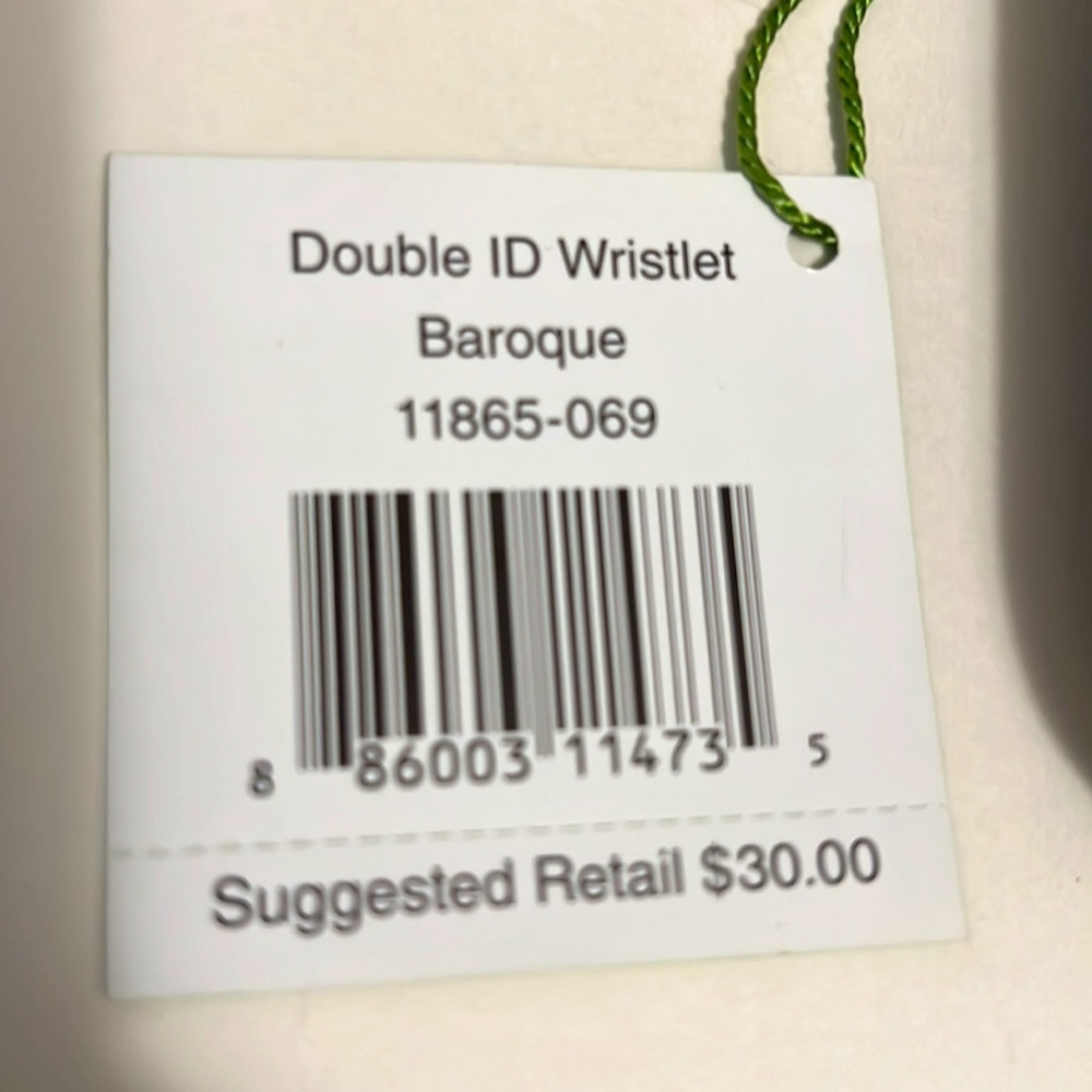 VERA BRADLEY DOUBLE ID WRISTLET - BAROQUE - Picture 6 of 6